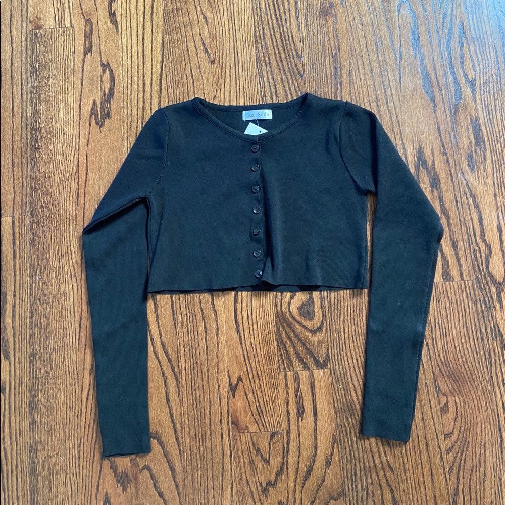 ONE LEFT - Cropped Cardigans - Picture 3 of 5